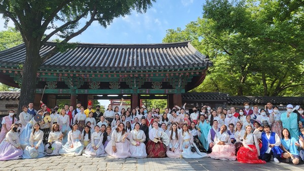 ▲ 5개의 ‘K-테마’로 이루어진 체험활동을 통해 학생들은 한국의 전통문화와 역사, 대중문화 등을 경험했다. ⓒ  국제처