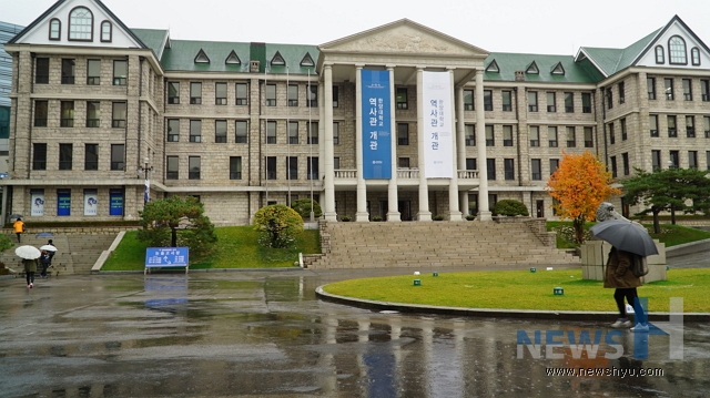 겨울을 재촉하는 가을비 내린 한양대 캠퍼스