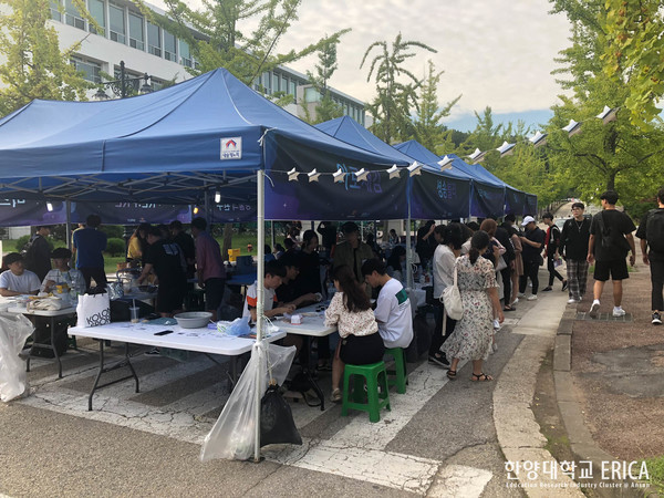 유탑 토토사이트동아리 박람회 '파란만장'
