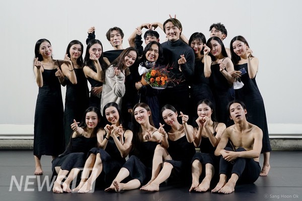 ▲ 토르 토토 컴퍼니는 지난 93년 창단된 한국창작 춤 전문단체로 다양한 창작활동을 이어가는 중이다. 그들은 소극장 기획공연뿐만 아니라 단체의 다양한 정기공연을 통해 대외적으로 활발한 활동을 지속 중이다. ⓒ 서연수 겸임교수