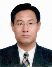 Professor Sun Yang-guk from the Department of Energy Engineering