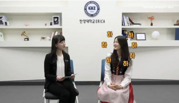 ▲ 김 씨는 웃으며 무대에 대한 긴장감을 떨친다고 한다. ⓒ한양대 모먼트 토토사이트 유튜브