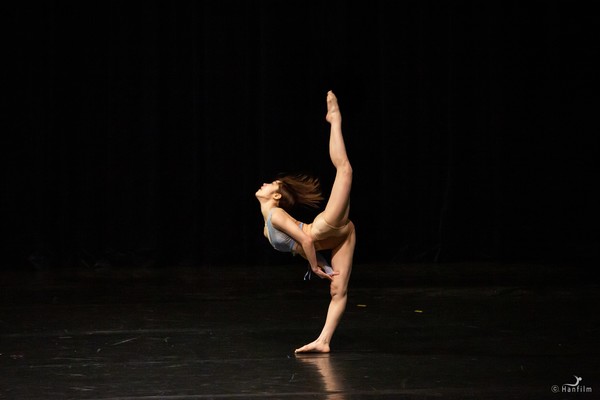 ▲ 이 씨가 대회 및 공연 준비를 위한 무용 연습을 하고 있다. ⓒ 이세림 학생