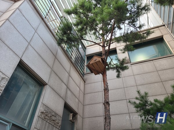 ▲ 다양한 생물종의 공통 서식지를 의미하는 비오톱은 새집을 범례 4번으로 규정하고 있다.