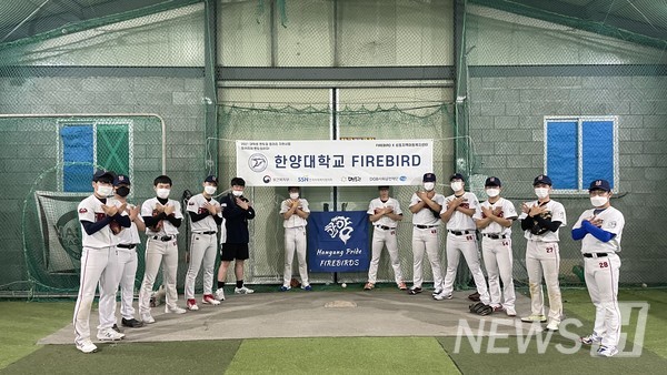 ▲ 불새는 올해 스포츠 동아리로서 드물게 대학생 멘토링 동아리 지원사업 ‘동아리야 멘토링하자!’에 선정돼 재능기부 활동을 이어가고 있다. © 권재현 학생