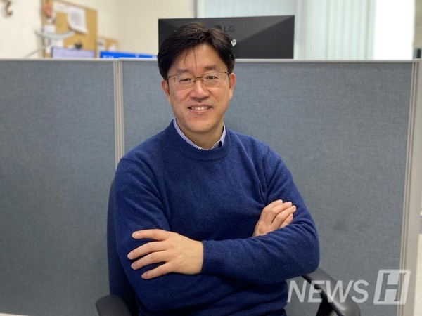 ▲ 신 스포츠토토 베팅샵는 “졸업해 관련 분야의 전문가로 활발하게 사회활동을 하고 있는 제자들을 볼 때 가장 보람을 느낀다”고 말했다. ⓒ서정인 기자