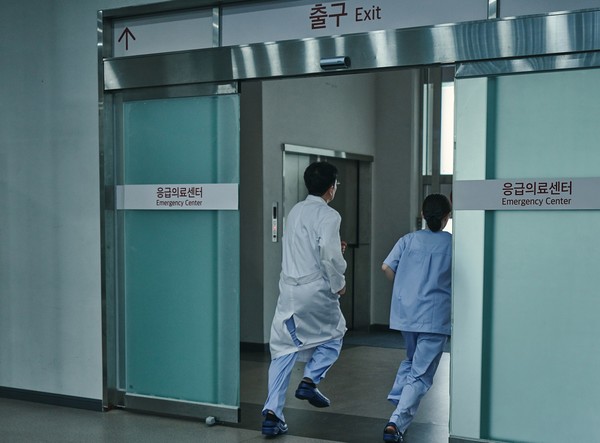 ▲ 응급의학과 의사는 위중했던 환자가 나중에 건강하게 퇴원하는 것을 볼 때 가장 보람을 느낀다. 특히 최 교수는 “심정지로 실려 왔던 환자가 뇌 손상 없이 퇴원하는 것을 볼 때 가장 기쁘다”고 말했다. ⓒ 게티 이미지