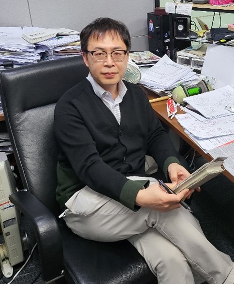 ▲2004년에 토토사이트 마루한로 시작한 이종근 씨. ⓒ 이종근 동문