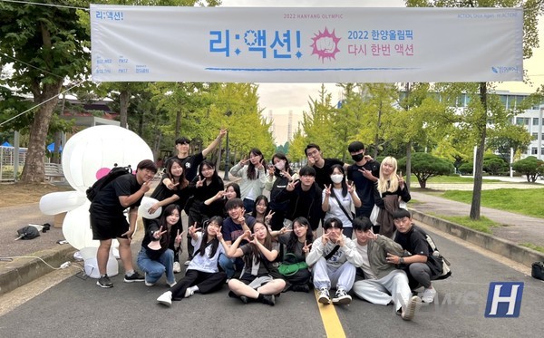 ▲ 행사를 주관한 문화행사국 국장 김현철(건설환경공학과 3) 씨는 이번 행사를 ‘활기’와 ‘어울림’이라는 두 단어로 표현했다. ⓒ 김현철 학생