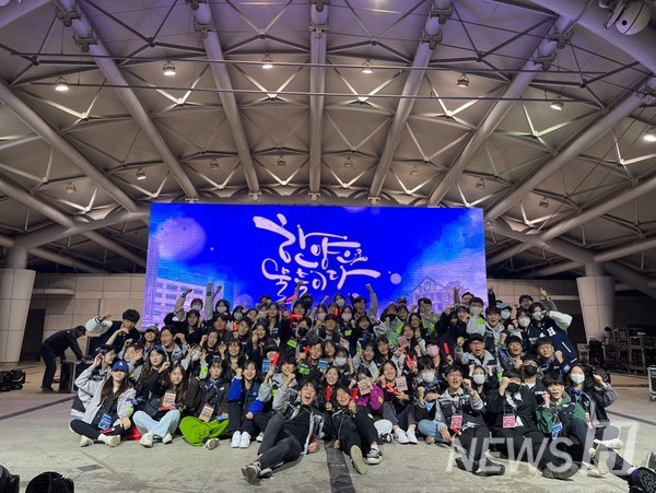 ▲ 이번 축제에서는 전반적인 안전을 담당하는 축제안전팀이 신설되고 한양존 입장 가능 대상이 확대되는 등 지난 축제의 피드백을 수용했다. ⓒ 정유빈 학생