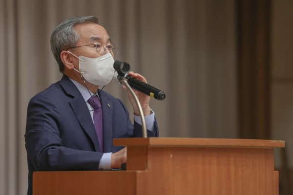 김우승 한양대학교 총장이 인사말을 전하고 있다.