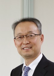 Professor Paik Un-gyu, Department of Energy Engineering