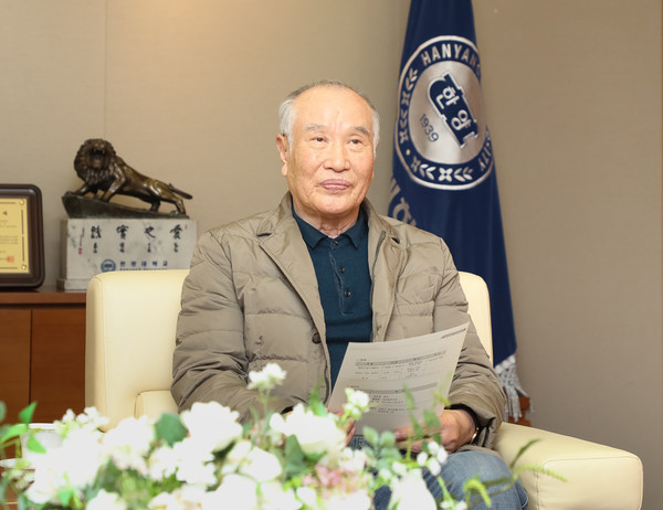 발전기금 전달식에 참석한 강명구 강명구특허법률사무소 대표변리사