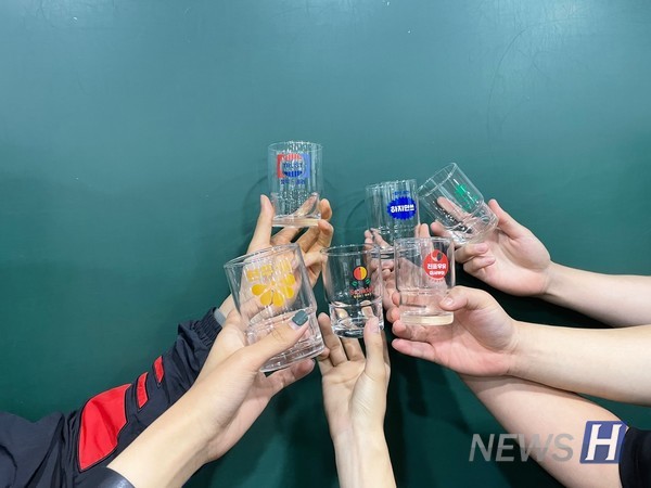 ▲ 천현주(경영학부 4) 씨가 팀 프로젝트 전공 수업을 수강했을 때 제작한 컵. 천 씨는 학교생활에서 가장 기억에 남는 순간으로 팀 프로젝트 수업에서 쌓은 추억을 꼽았다. ⓒ 천현주 학생