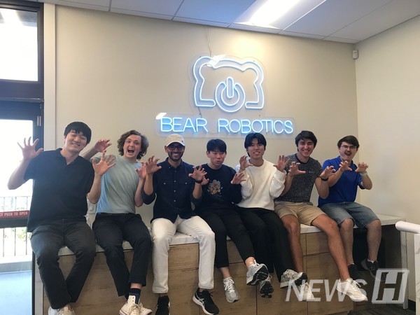 ▲ 김용성(컴퓨터소프트웨어학부 4) 씨가 미국에서 현장실습을 진행할 당시 인턴 학생들. ⓒ 김용성 학생