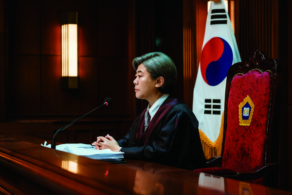 이정은 배우는 OTT 플랫폼 오리지널 드라마에도 다수 출연하며 활동 영역을 넓히고 있다. 사진은 넷플릭스 드라마 '소년심판'의 한 장면.
