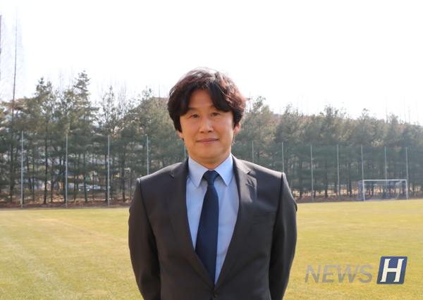 ▲ 이 씨는 수원삼성의 강점으로 '유스 관리'를 꼽았다. 수원삼성은 U-12부터 U-15, U-18까지 연령별 팀을 운영하고 있어 선수 육성 관리에 큰 강점을 지니고 있다. 최근 스코틀랜드의 셀틱 FC로 이적한 오현규 선수 역시 수원삼성 유스 출신이다. ⓒ 김수지 기자