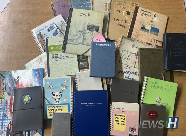 ▲ 루터스 날적이 전경이다. 오랜 세월을 거쳐온 다양한 날적이에는 루터스의 역사가 담겨 있다. ⓒ 조보라 학생