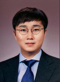 Doctor Hwang Han-sol at the School of Business 