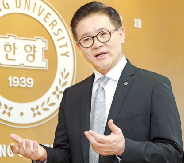 President Lee Ki-jeong of Hanyang University ⓒ The Korea Economic Daily