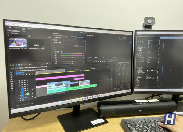 ▲ 60분간의 토토사이트 돈받는법 동안 다양한 편집 방법 및 기술을 배울 수 있었다. Post Production Zone에는 듀얼 모니터가 있어 편리하게 이용할 수 있다. ⓒ 박서영 기자