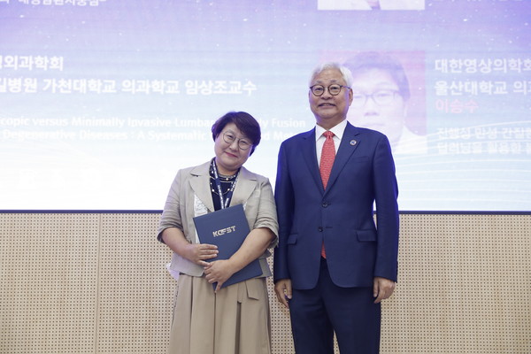 ▲ 김 교수는 양질의 간호 교육을 위해 인체모형 없이 임상실습이 가능한 VR 시뮬레이션 프로그램 개발에 참여하고 있다. ⓒ 김현진 교수