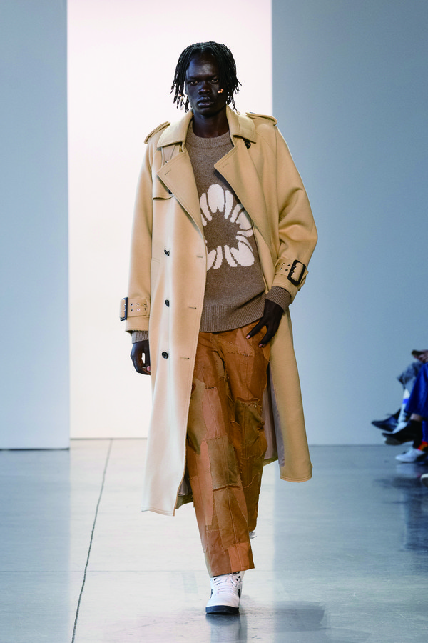 얼킨 브랜드의 컬렉션은 발상의 전환, 새로운 접근이 돋보인다. 사진은 2023 FW 뉴욕 패션위크에서 선보인 의상들.