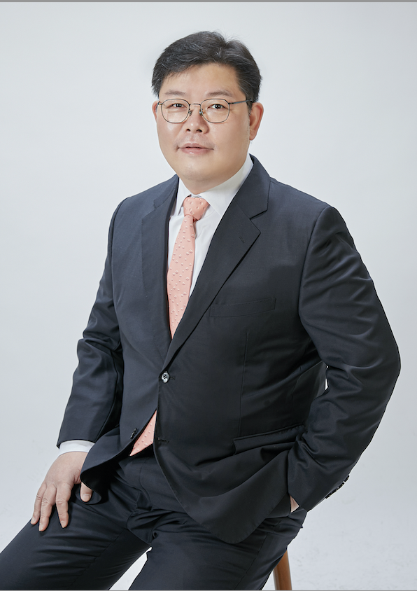 Professor Kwon Eil-hann of Hanyang University's Department of Earth Resources and Environmental Engineering