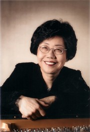 신수정 명예교수