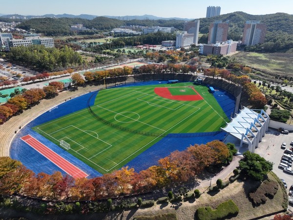 리모델링 된 대운동장