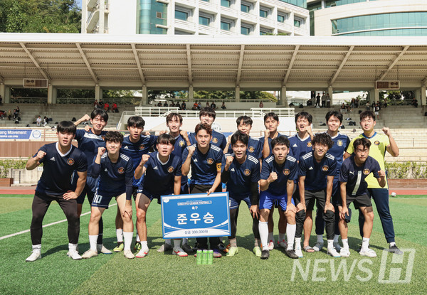 ▲ 축구 종목에서 준우승을 차지한 힘쎄의 단체 사진.