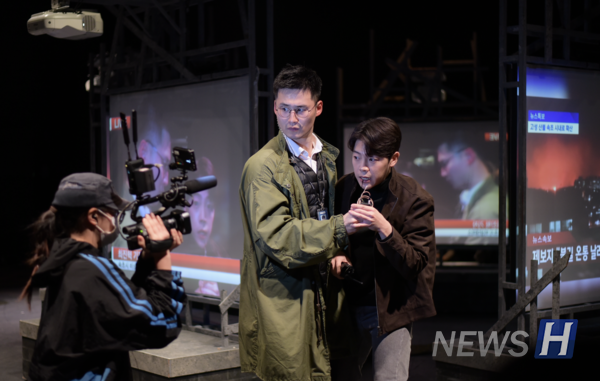 ▲ 우 아바 토토사이트는 초대형 재난 사건의 성공적인 대처 뒤에 숨겨진 피해자들의 아픔을 연극으로 표현했다. ⓒ 우종희 아바 토토사이트