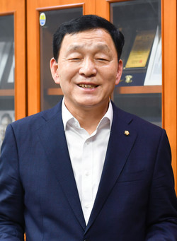 국회 교육위원장 김철민 동문(산업경영디자인대학원)