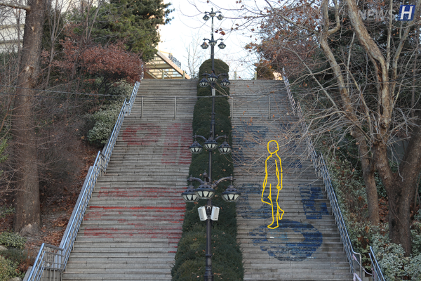 ▲ If you have never used 'Hanyang' stairs because of a rumor that you might get an F, give it a try.