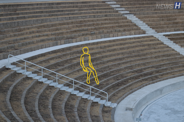 ▲ Taking a photo at the Amphitheater where you can bring back memories of 'Rachios' is also recommended.