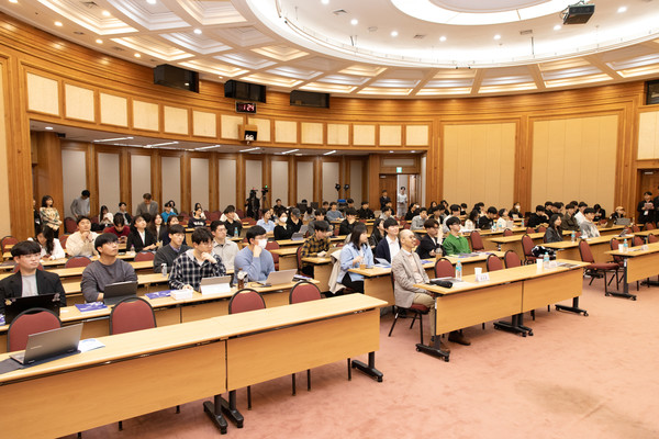 ▲ 백남학술정보관 국제회의실에서 Ic-pbl 교수카림토토센터가 주관하는 카림토토역량 강화 프로그램 성과공유회가 진행됐다. ⓒ IC-PBL 교수카림토토 센터