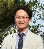 ▲ Professor Jang Dong-pyo at the Department of Biomedical 웹툰사이트 토토사이트 at the Graduate School of Biomedical Science and 웹툰사이트 토토사이트.