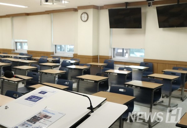 【图片新闻】线下讲座可以在线实时听？！尖端教室LIVE+