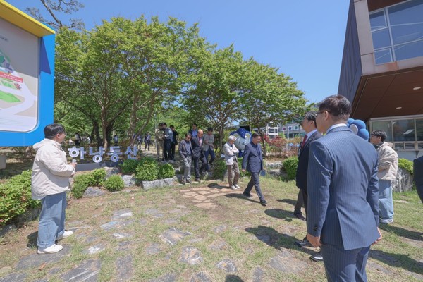 본식 이후 나눔 서포터즈의 하냥동산 투어가 진행됐다.