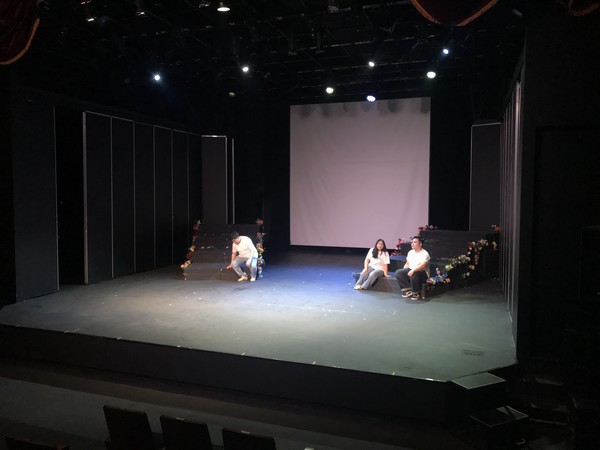 테크 리허설과 드레스 리허설 등 실제 공연과 흡사한 리허설을 진행하며 완성도를 높이고 있다.