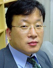 ▲ 이도흠 국어국문학과 교수.