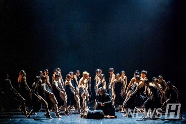 ▲ She provides various opportunities to students like holding auditions so that students can be on stage more than 10 times each year.  ⓒ B.H.SON