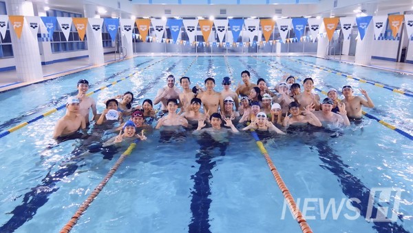 ▲ IMSH 부원들은 아마추어 대회 개인전과 계주 경기 입상을 목표로 매주 토요일마다 모여 수영 실력 향상을 위해 운동한다. ⓒ 조동현 학생