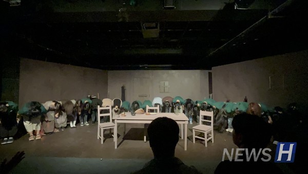 ▲ 최 씨는 "공연 준비를 하다보면 아바 토토사이트을 좋아하는 사람들 각자가 품고 있는 아바 토토사이트 취향이 달라 싸우기도 한다"며 "그러나 본인의 생각을 나누고 타협점을 찾아가는 과정 자체가 좋은 기억으로 남는다"고 말했다. ⓒ 최기현 학생
