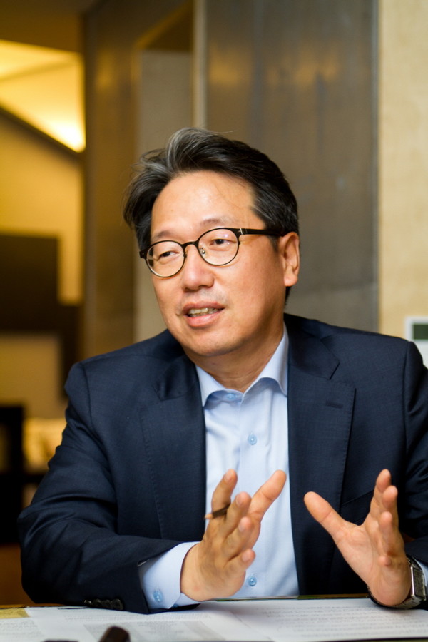                                                                         정재찬 사범대학장