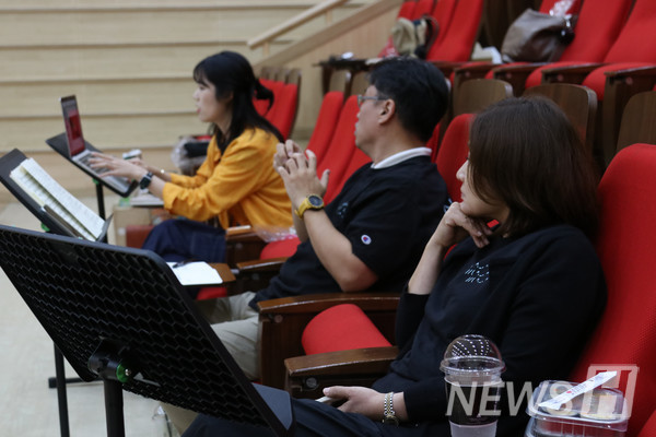 ▲ 공연 예술에는 배우, 무대, 관객이라는 세 요소가 필수적이다. 한양대 성악과는 성동문화재단과의 협업으로 '무대'를 준비했고, '관객' 앞에 설 순간을 기다리고 있다. ⓒ 황은서 기자