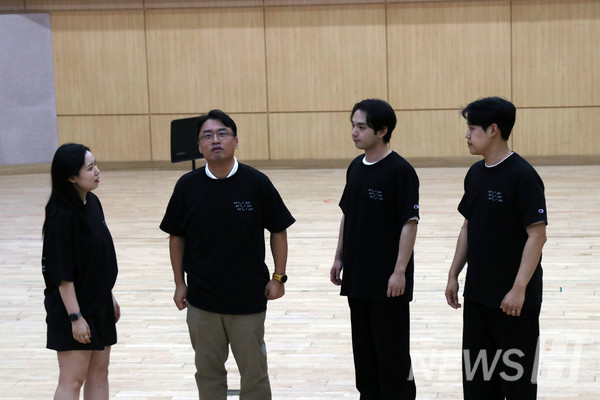 ▲ 공연을 연습하는 매 순간이 성장의 시간이라는 이들은 "무대를 준비했던 두 달의 시간은 잊지 못할 기억이다"며 "배우는 게 많은 경험이었던 만큼 관객을 감동하게 할 수 있는 결과물로 보답하고 싶다"고 말했다. ⓒ 황은서 기자