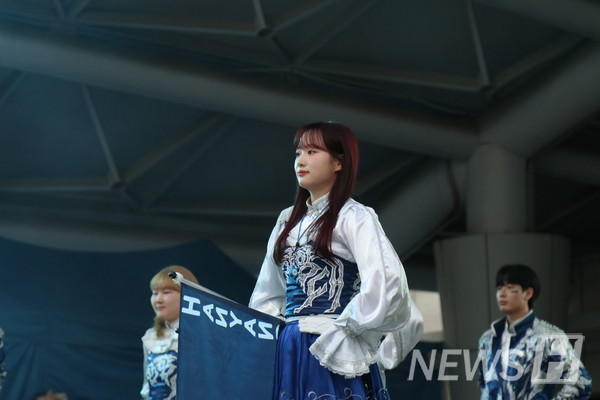 ▲ 권진서(미디어커뮤니케이션학과 2) 씨는 "무대에 섰을 때 힘찬 함성 소리와 박수를 보내주셔서 에너지를 전달하러 갔지만 오히려 더 큰 힘을 얻게 되는 경우에 항상 감사하다고 말씀드리고 싶다"고 전했다. ⓒ 신문정 기자