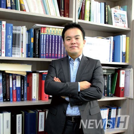 ▲ Professor Park Ho-bum, Department of Energy Engineering, made the top 2% win 토토사이트ers list that the information analytics company Elsevier announced in November last year. ⓒ Professor Park Ho-bum
