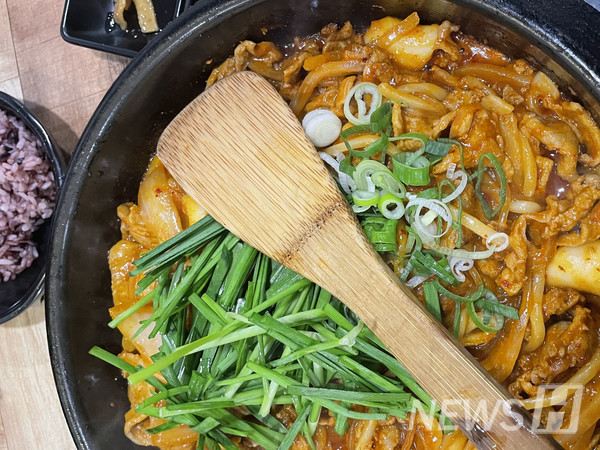 ▲ 홍석현(경제금융학부 2) 씨는 "먼 훗날 돌아봤을 때, 이 소소한 토토 바카라토토 바카라가 행복한 기억으로 그려질 것, 아주 특별한 아주 보통의 토토 바카라들이다"고 말했다. © 홍석현 학생